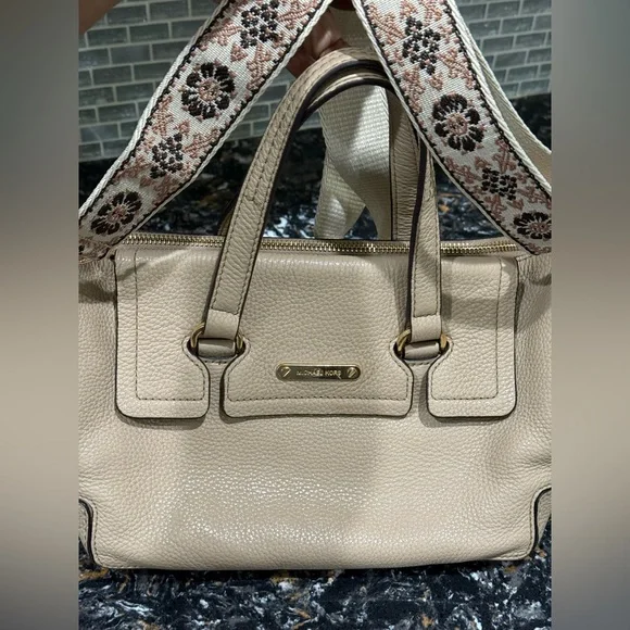 Michael Kors McKenzie 
Satchel/Crossbody Bag - Picture 15 of 16